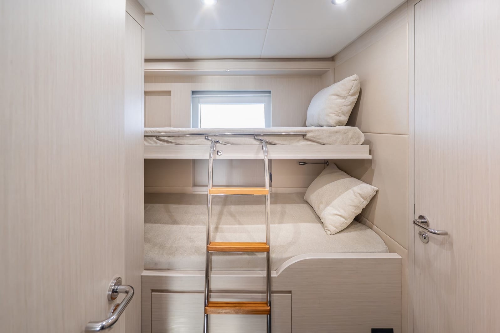 Majesty Yachts Majesty 100 Terrace — photo 2