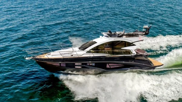 Cobrey Yachts Cobrey 42/45 FLY — photo 9