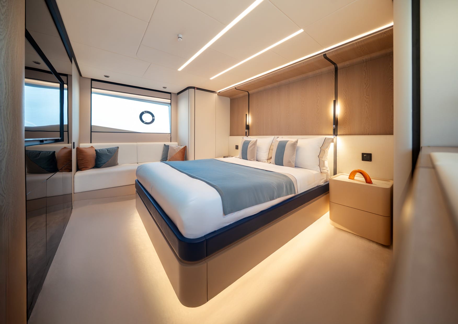 Majesty Yachts Majesty 60 — photo 3