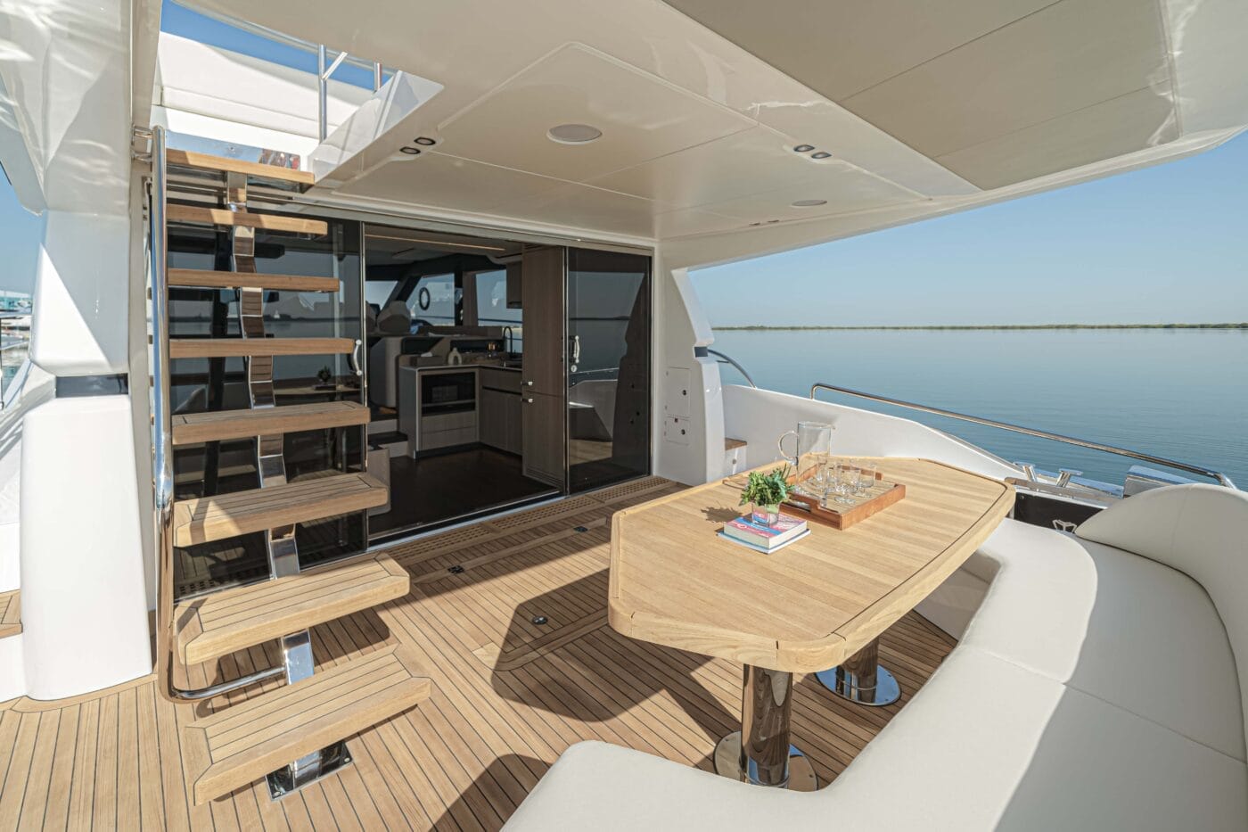 Majesty Yachts Majesty 60 — photo 6