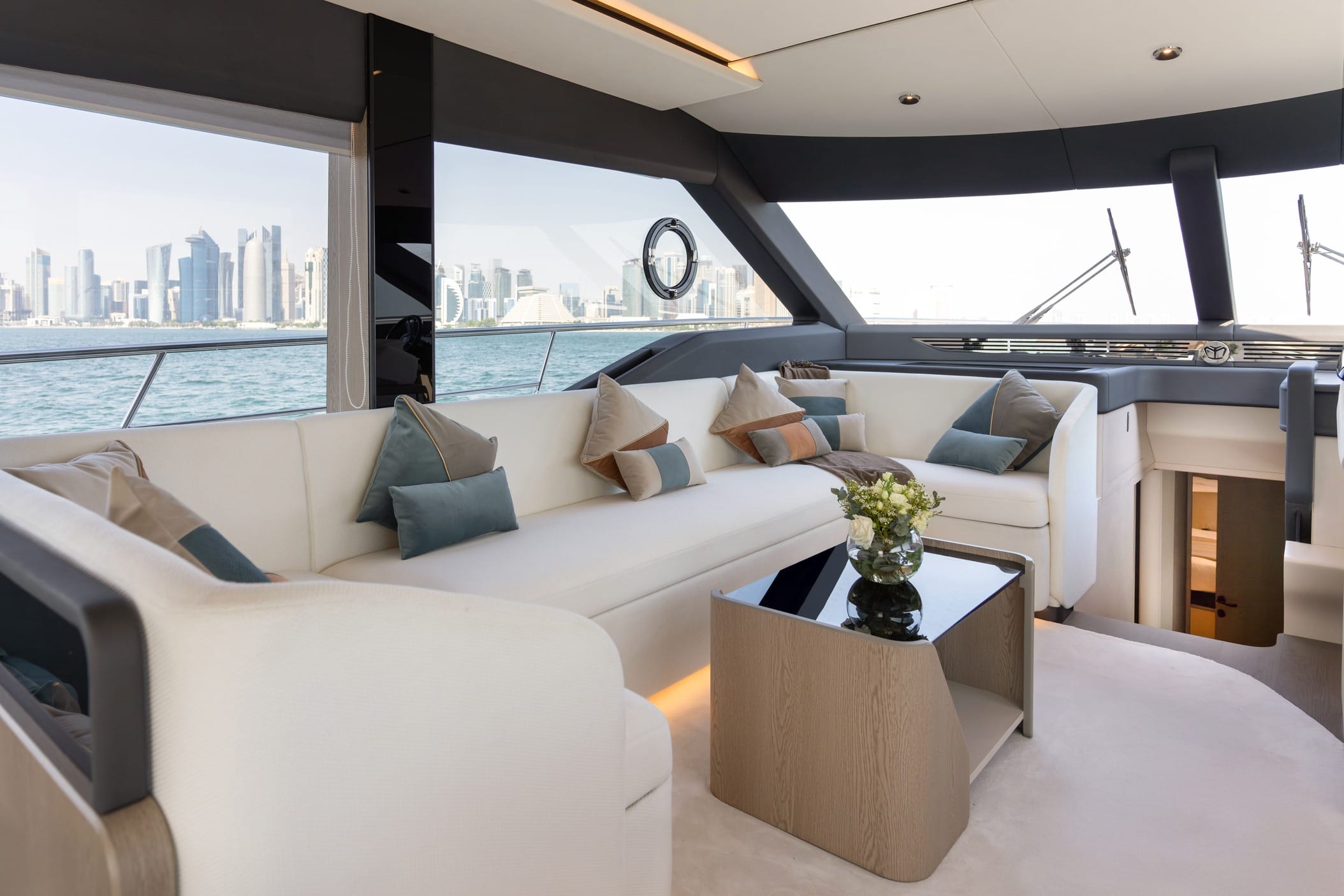 Majesty Yachts Majesty 60 — photo 2
