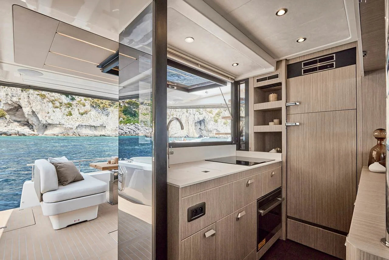 Prestige Yachts F4.9 — photo 2