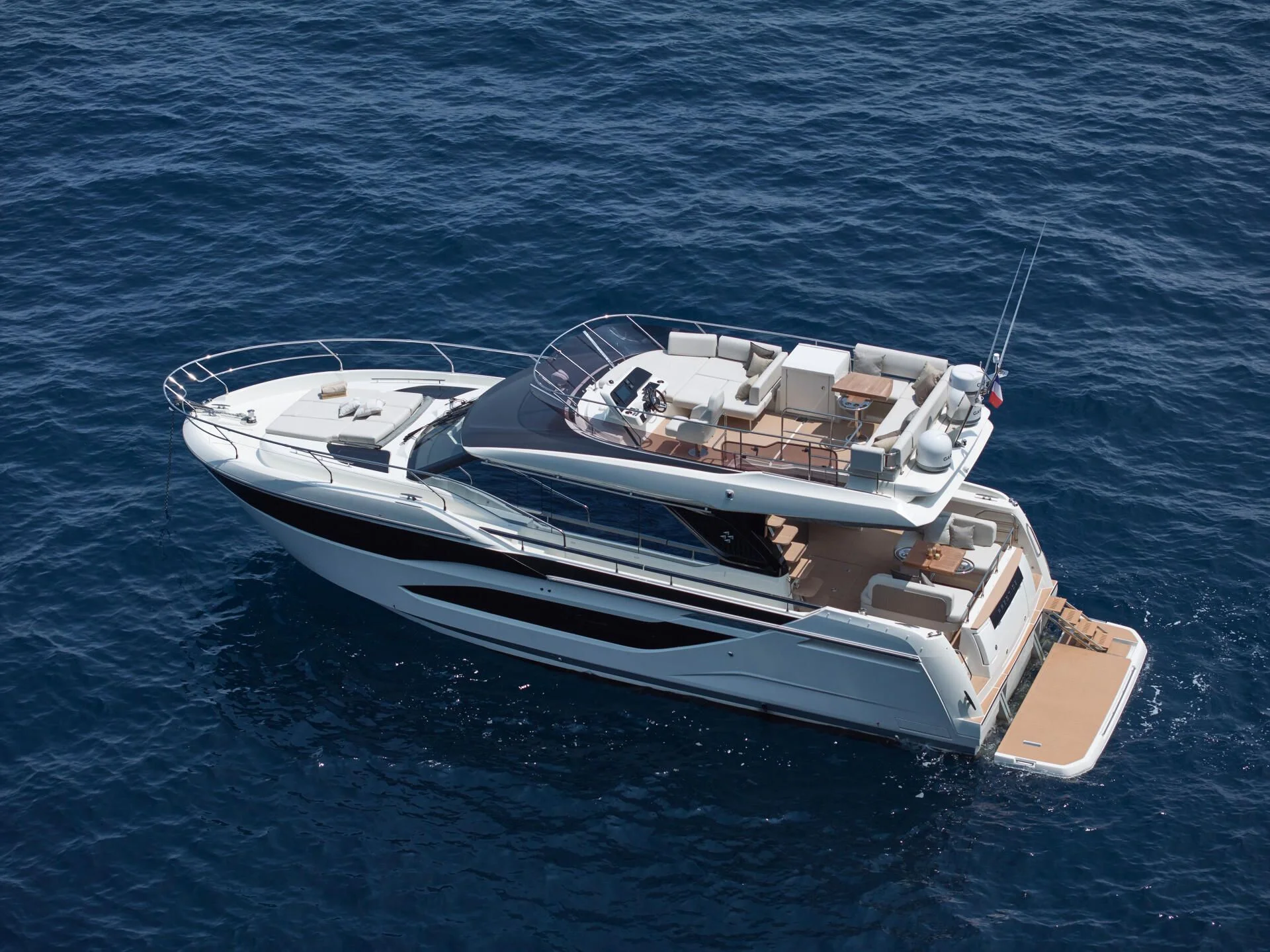 Prestige Yachts F4.9 — photo 7