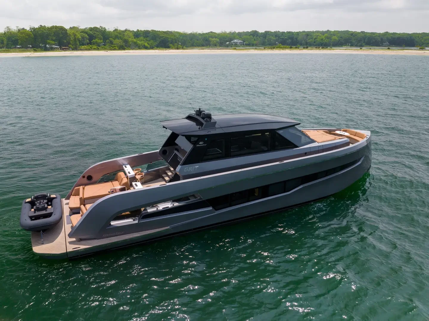 Steeller Yachts Bronson 67 Beachclub — photo 1