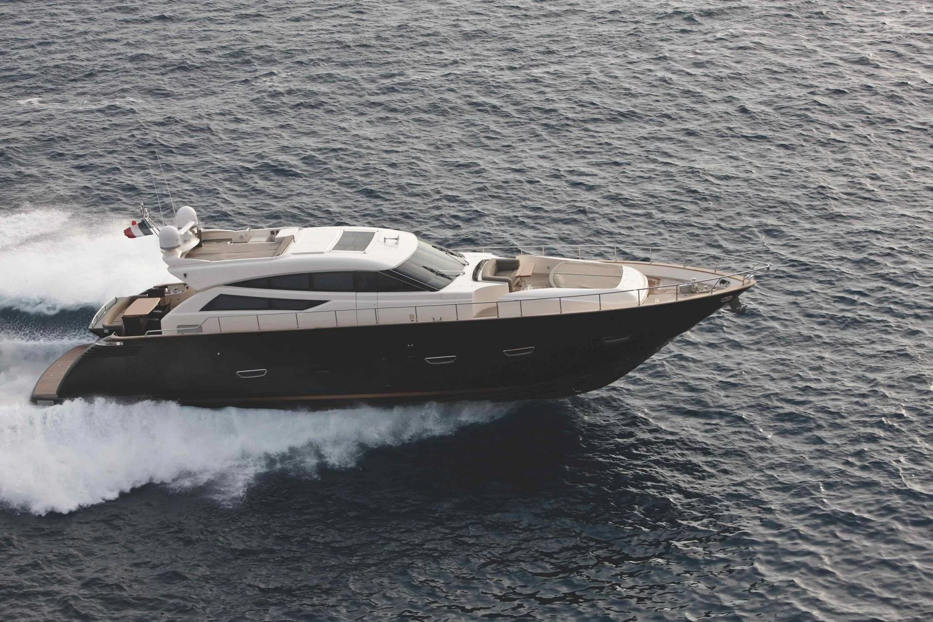 Cayman Yachts S750 — photo 7