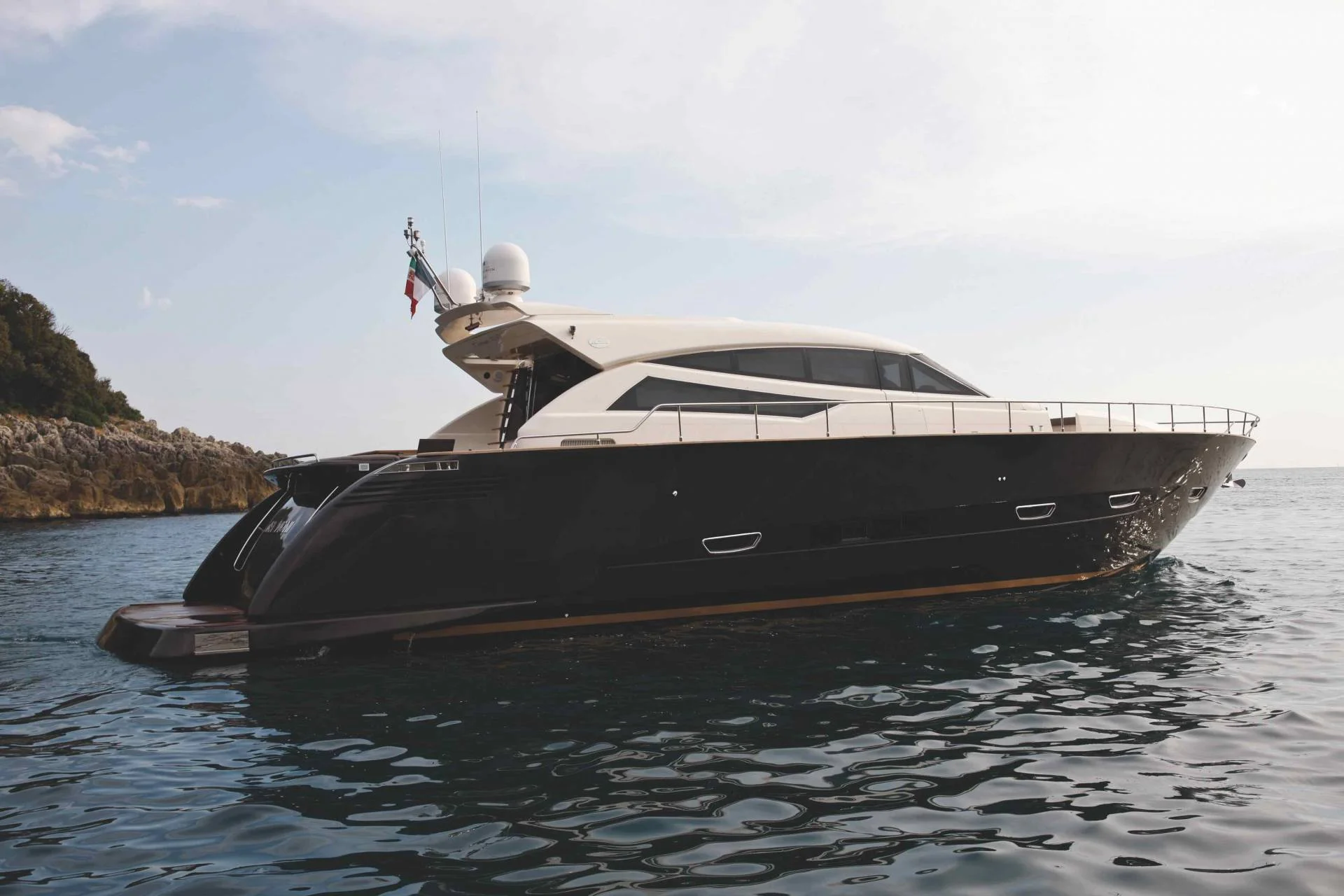 Cayman Yachts S750 — photo 4