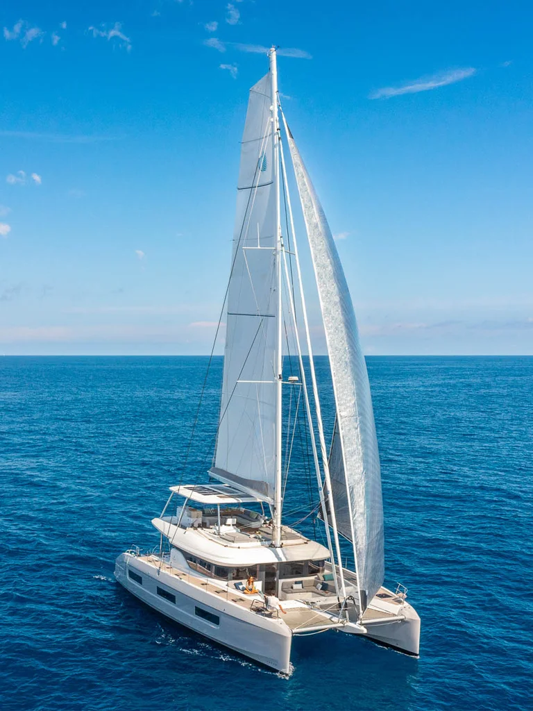 Lagoon 60 — photo 3