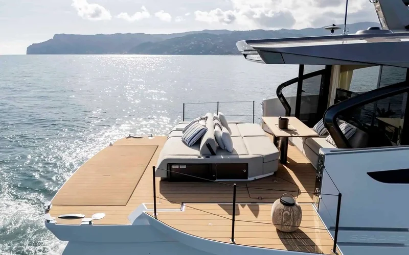 Azimut Seadeck 6 — photo 2