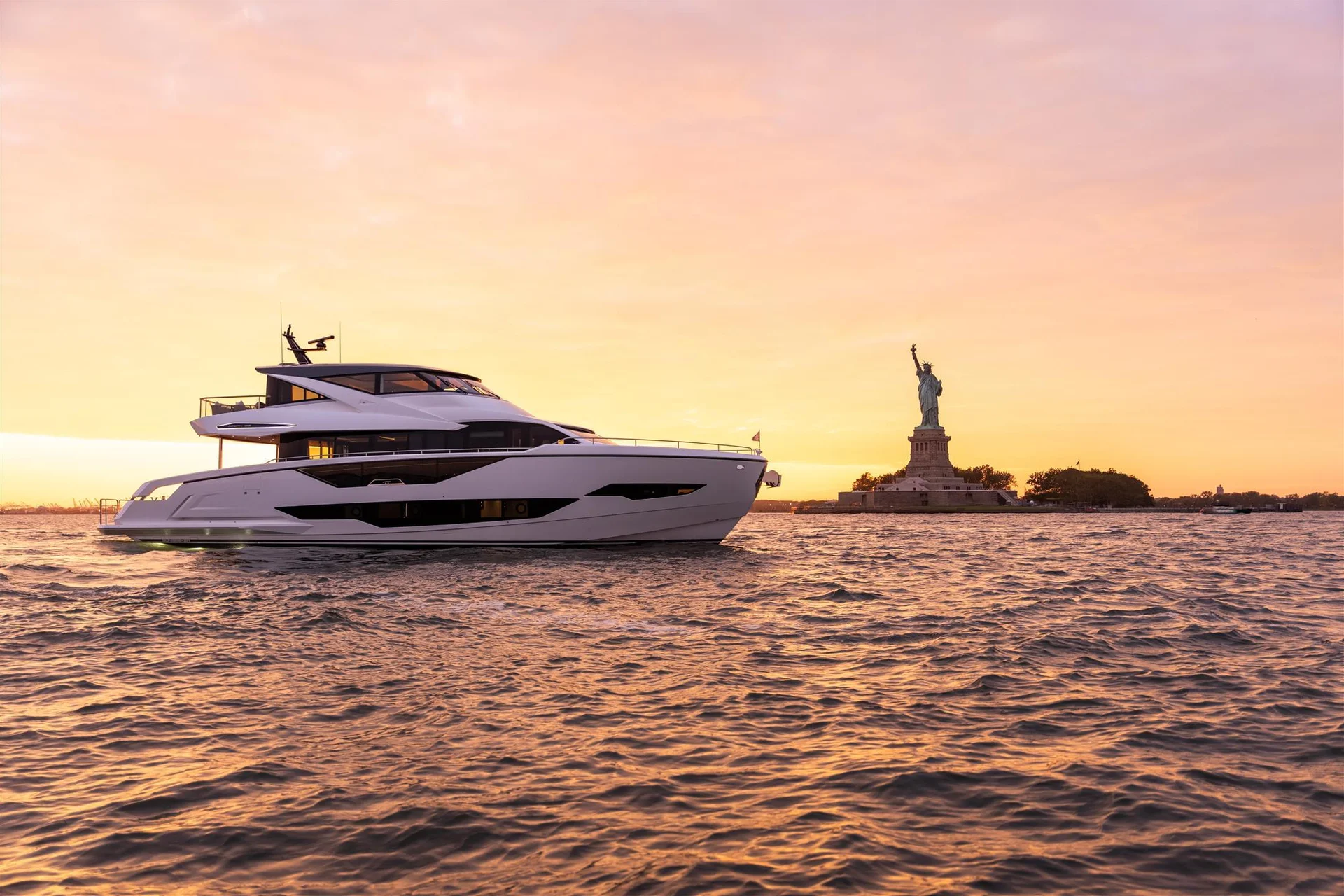 Sunseeker 90 Ocean Enclosed — photo 6