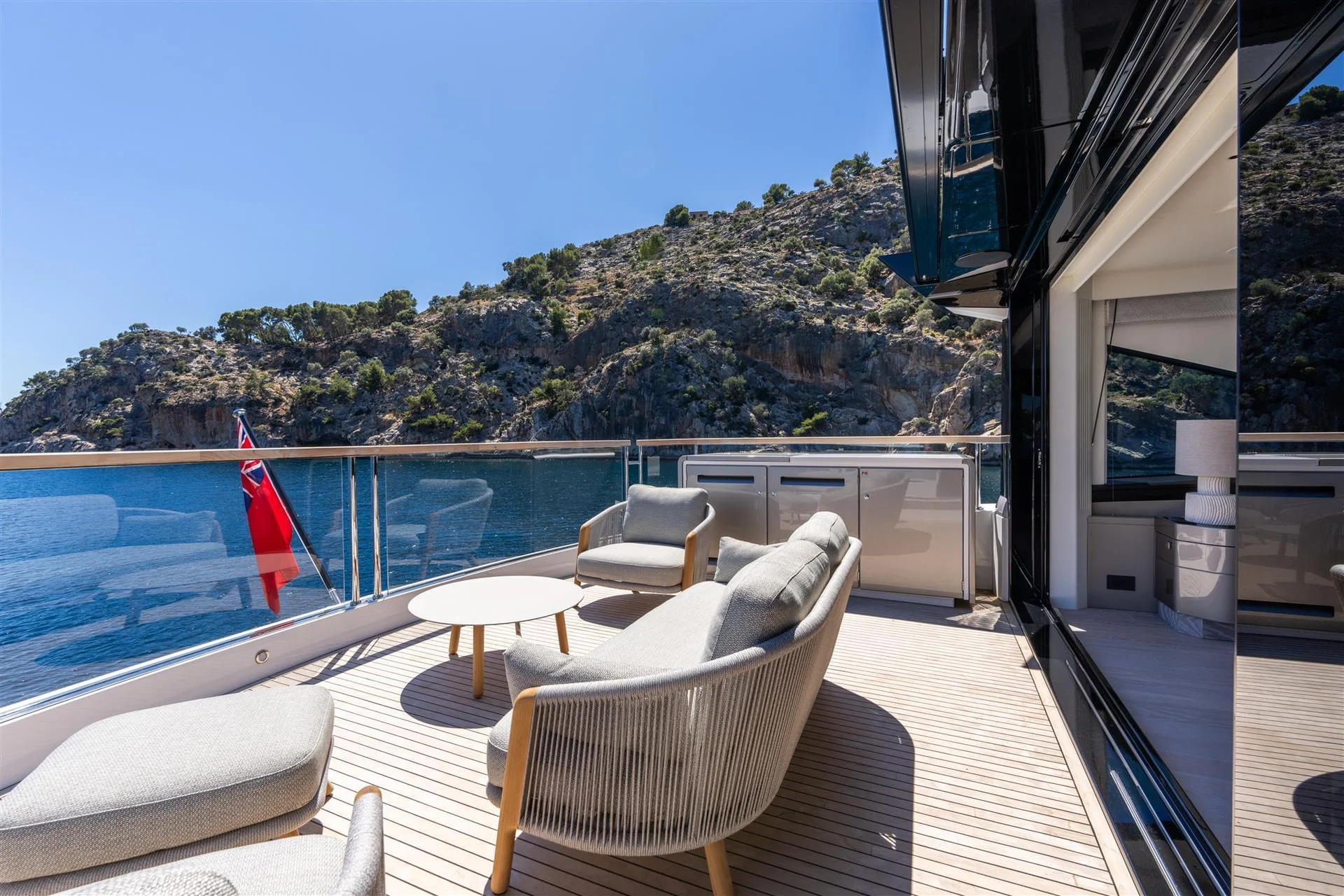 Sunseeker 90 Ocean Enclosed — photo 2