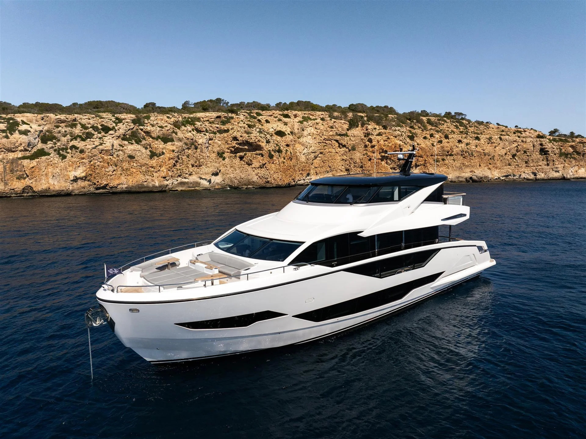 Sunseeker 90 Ocean Enclosed — photo 10
