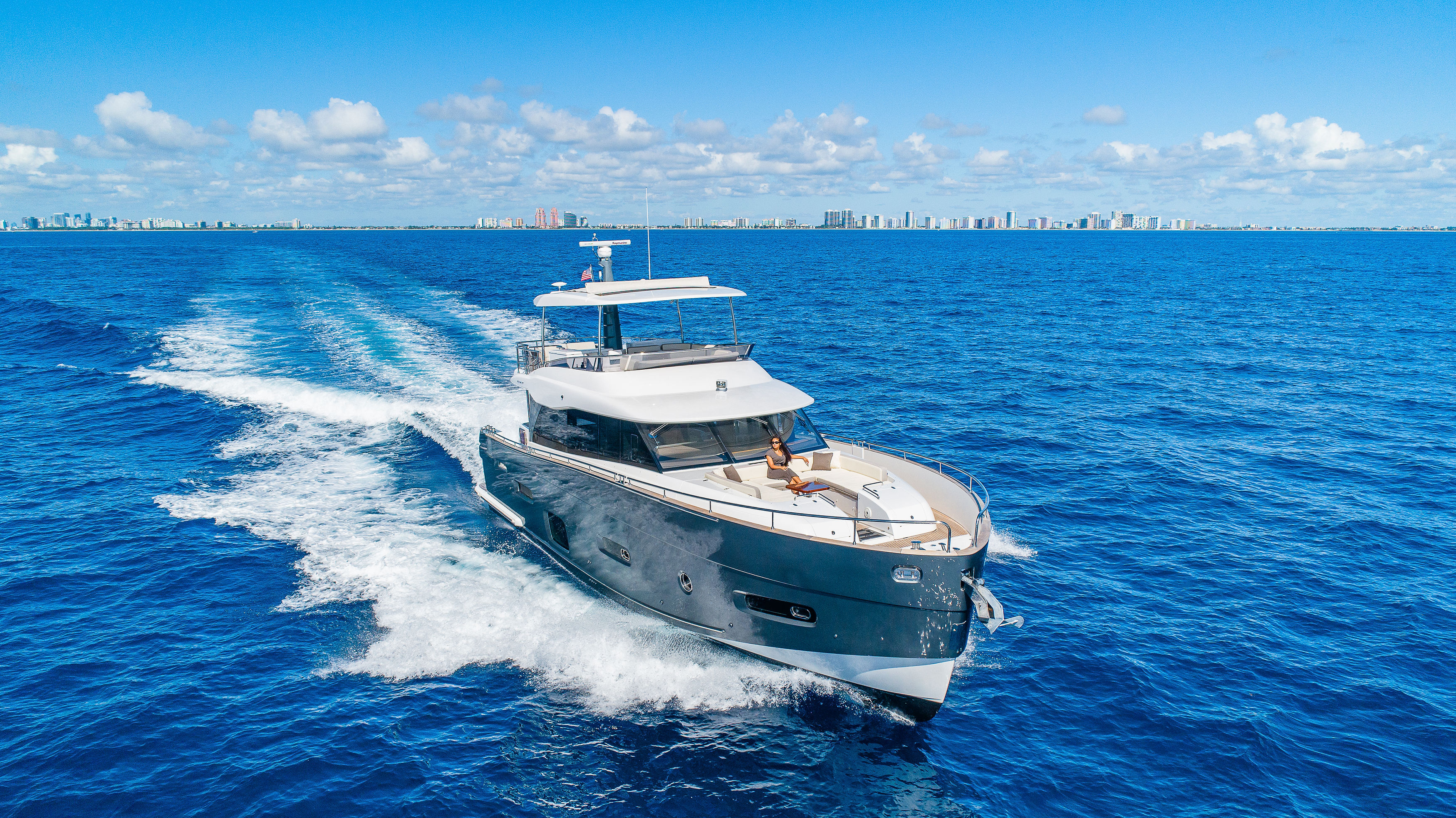Azimut Magellano 66 — photo 1