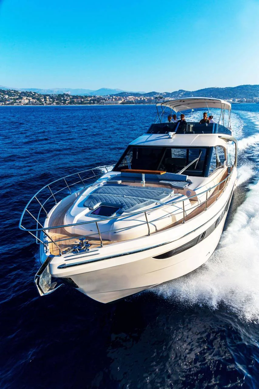 Cayman Yachts F580 — photo 4