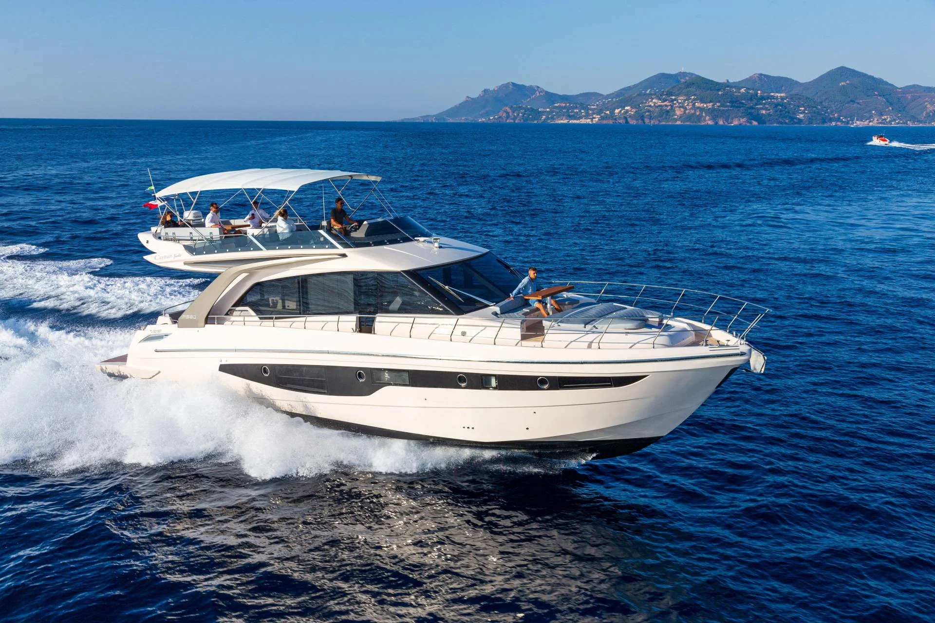 Cayman Yachts F580 — photo 6
