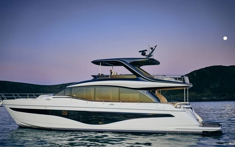 Princess Yachts Y72 — photo 3