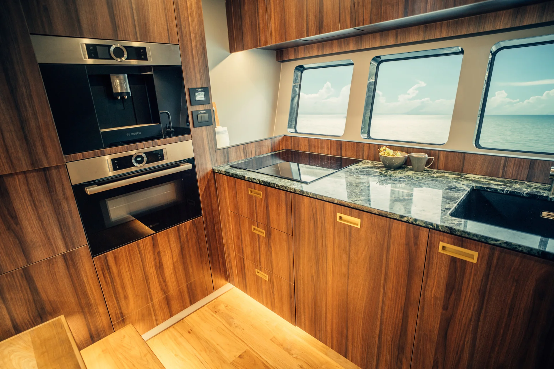 Moon Yacht MOON POWER 60 — photo 7