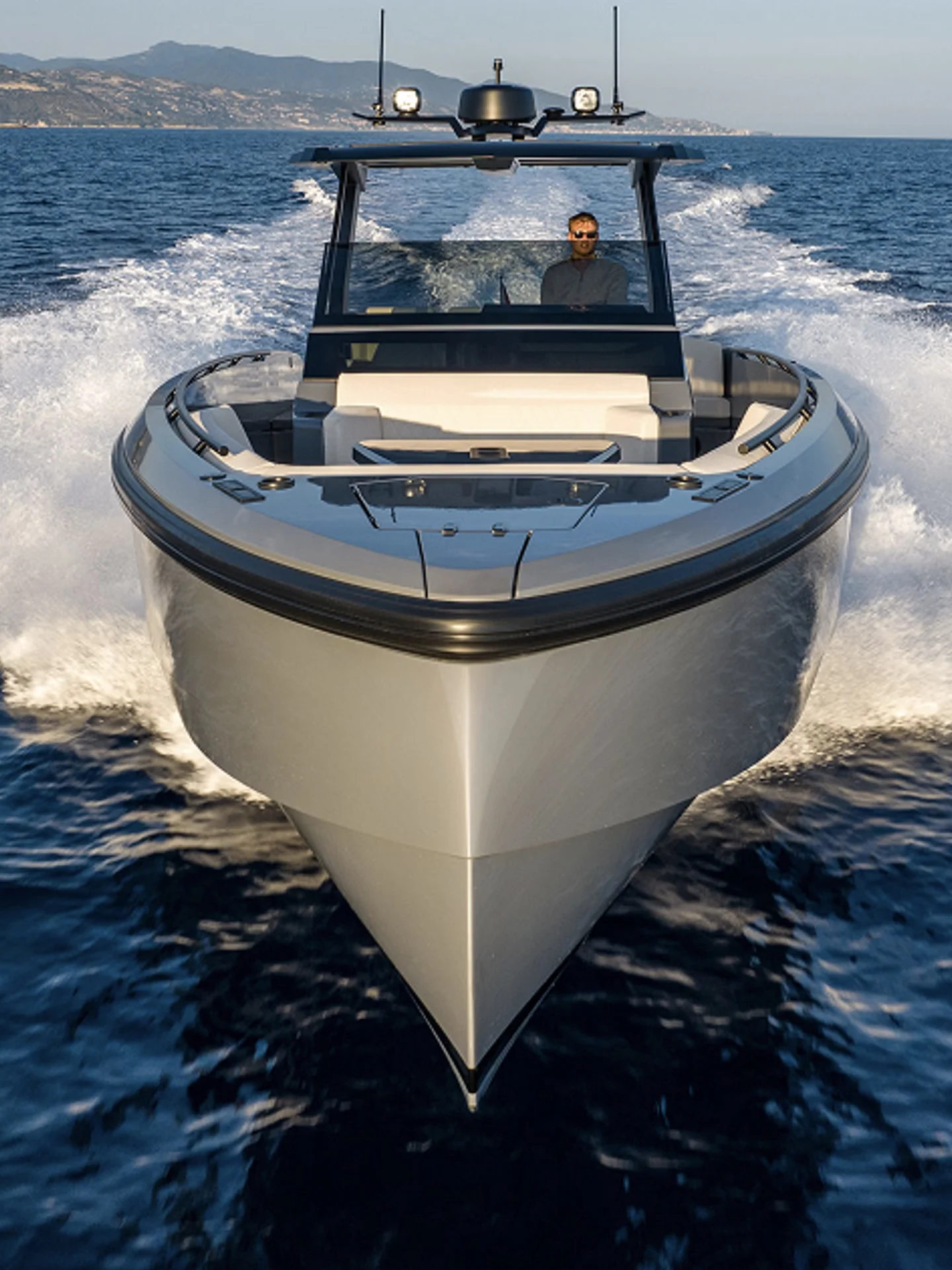 Vanquish Yachts VQ40 — photo 8
