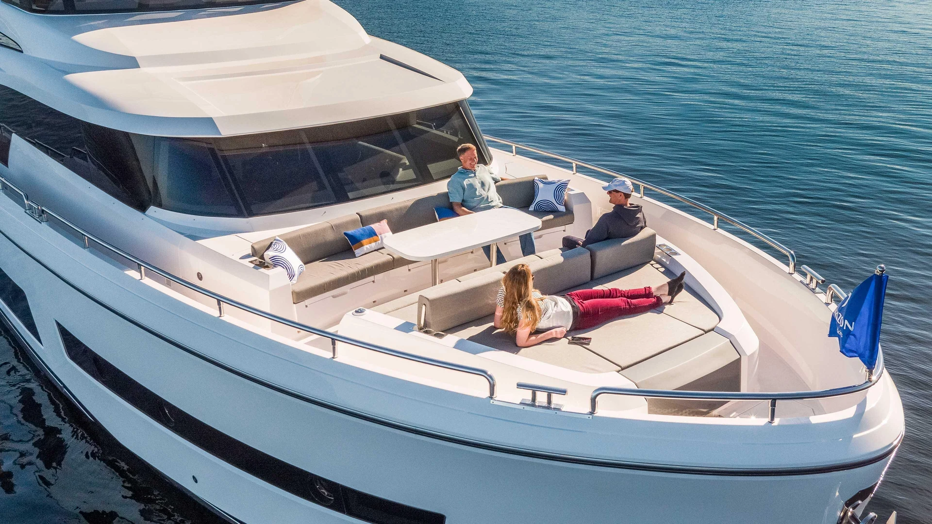 Horizon Yachts V68/V77 — photo 6