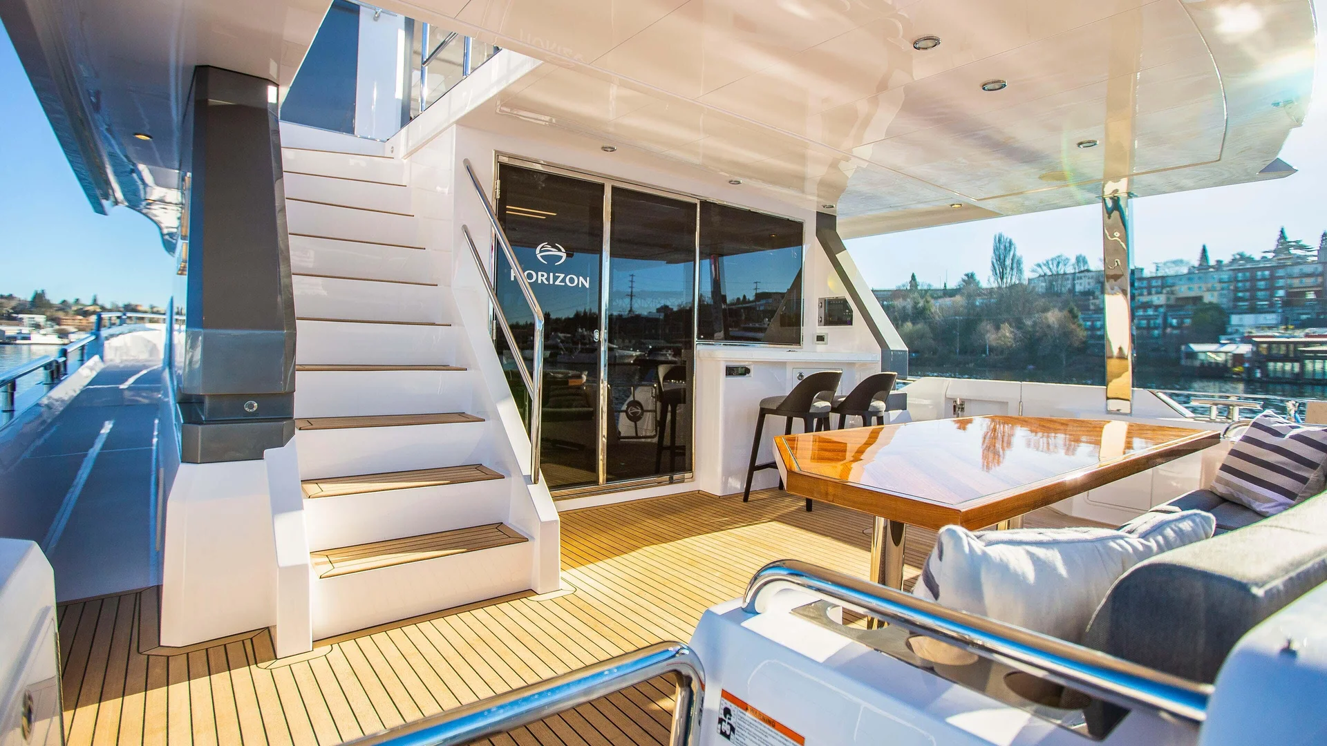 Horizon Yachts V68/V77 — photo 9