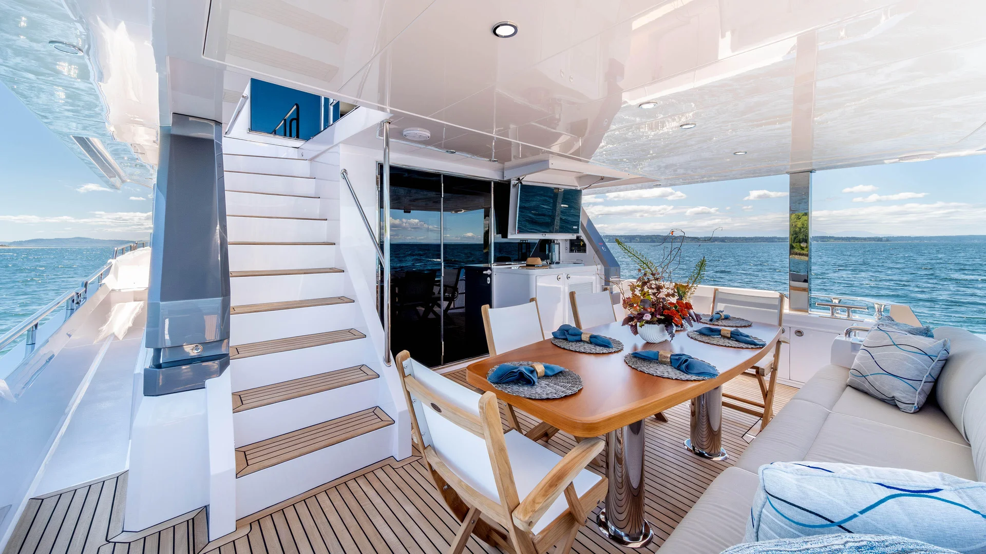 Horizon Yachts V68/V77 — photo 3