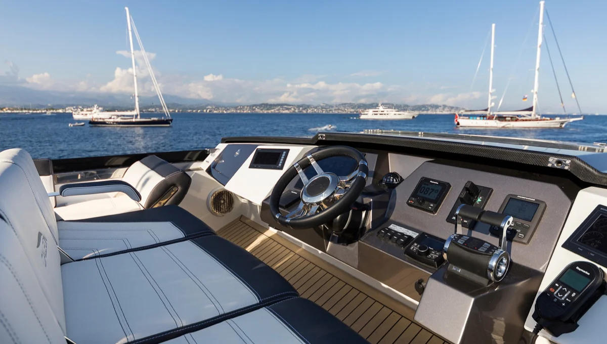 Galeon 650 sky — photo 10