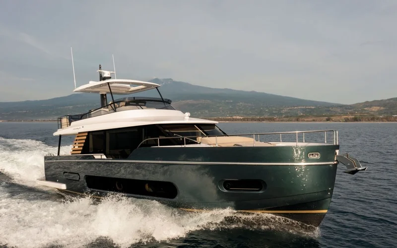 Azimut Magellano 60 — photo 1