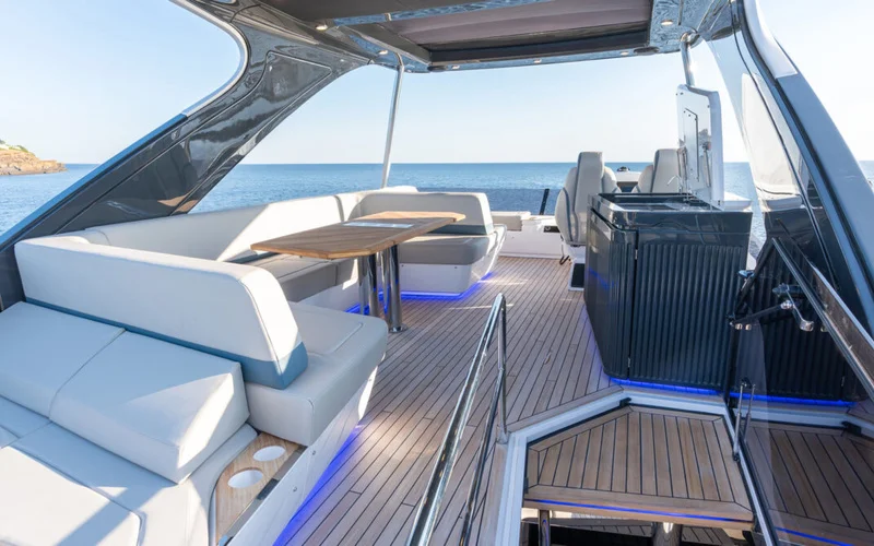 Fairline Squadron 58 — photo 5