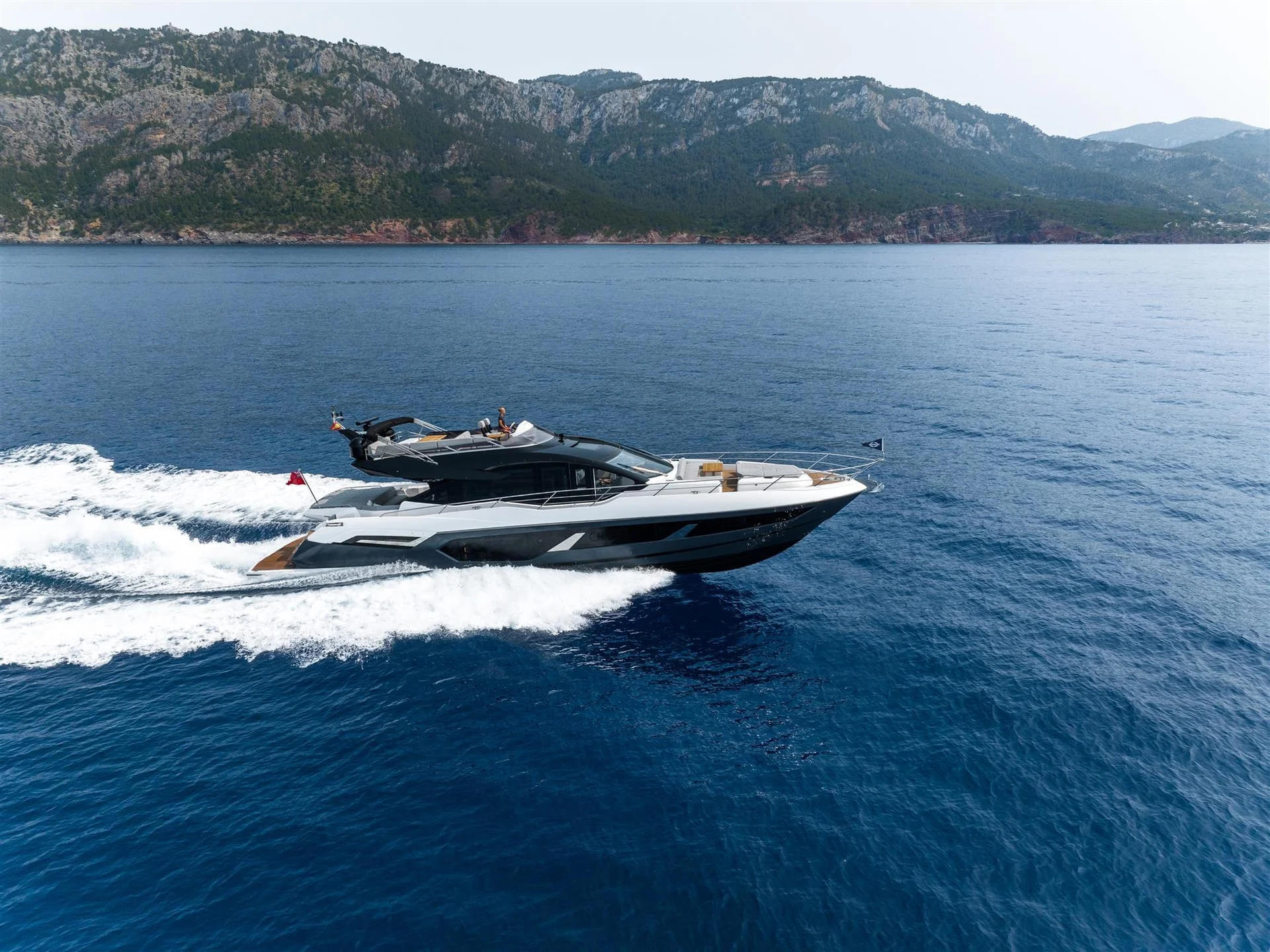 Sunseeker 75 SPORT YACHT — photo 2