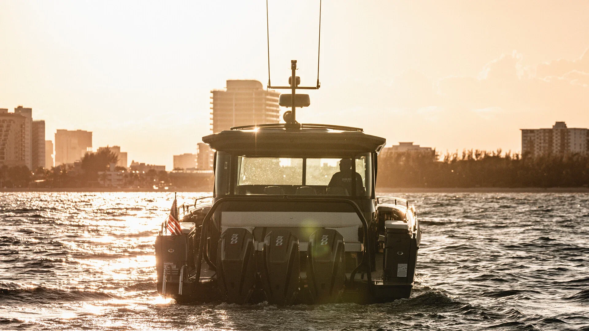 Brabus Marine Shadow 1500 XC Cross Cabin — photo 5