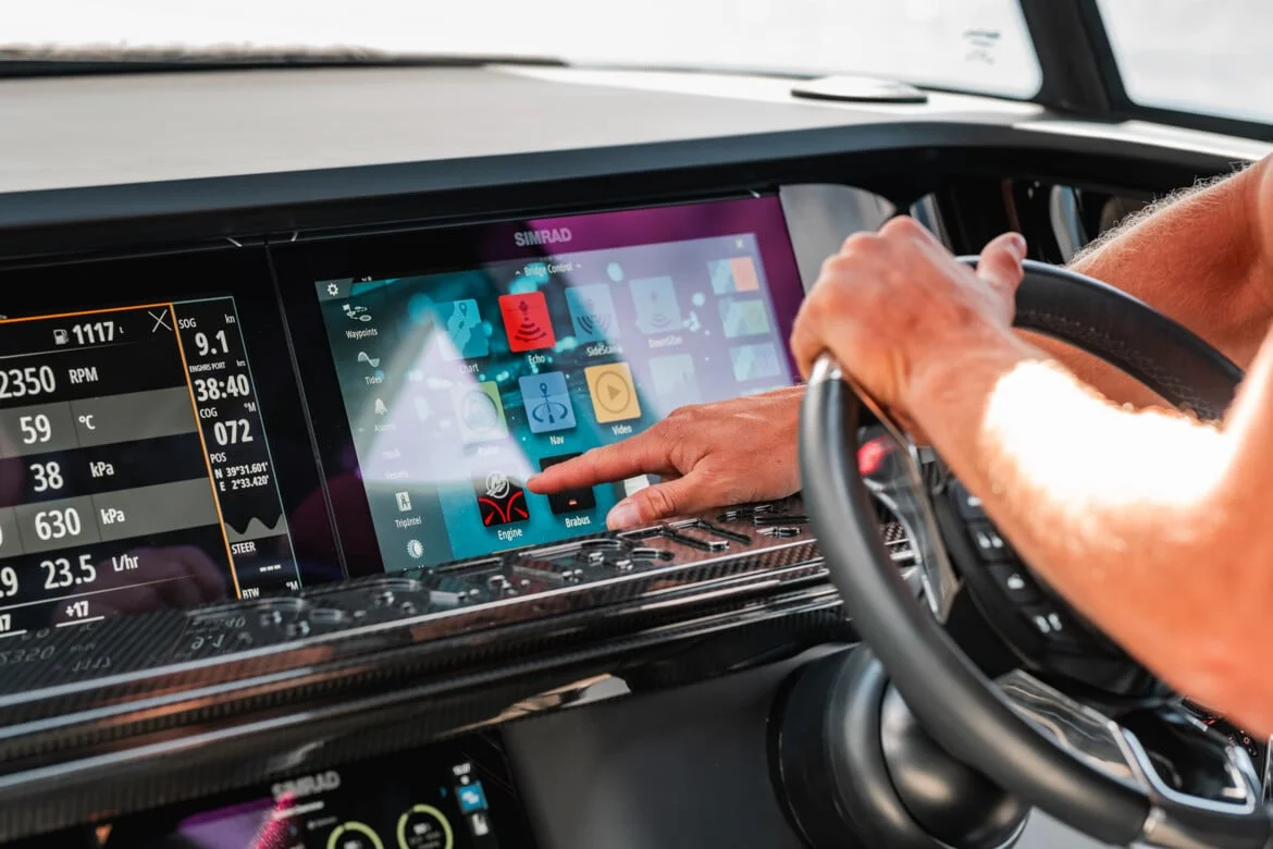 Brabus Marine Shadow 1500 XC Cross Cabin — photo 9
