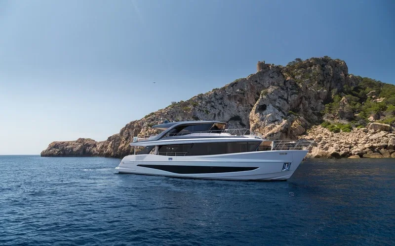Princess Yachts X90 — photo 1