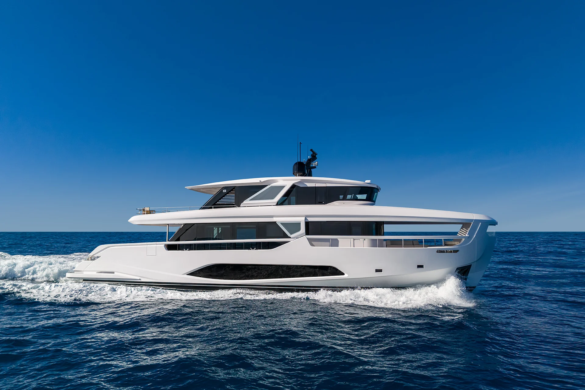 Ferretti Infynito 90 — photo 4