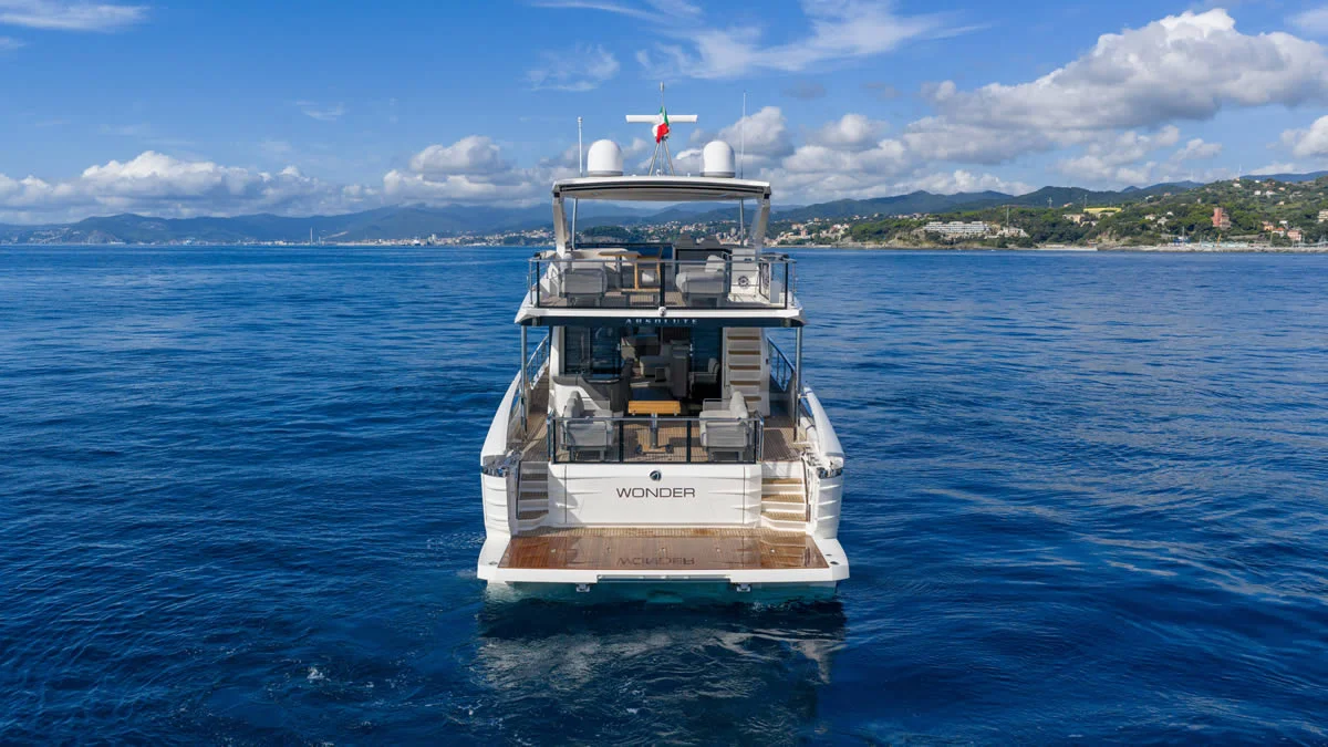 Absolute Yachts 70 FLY — photo 3