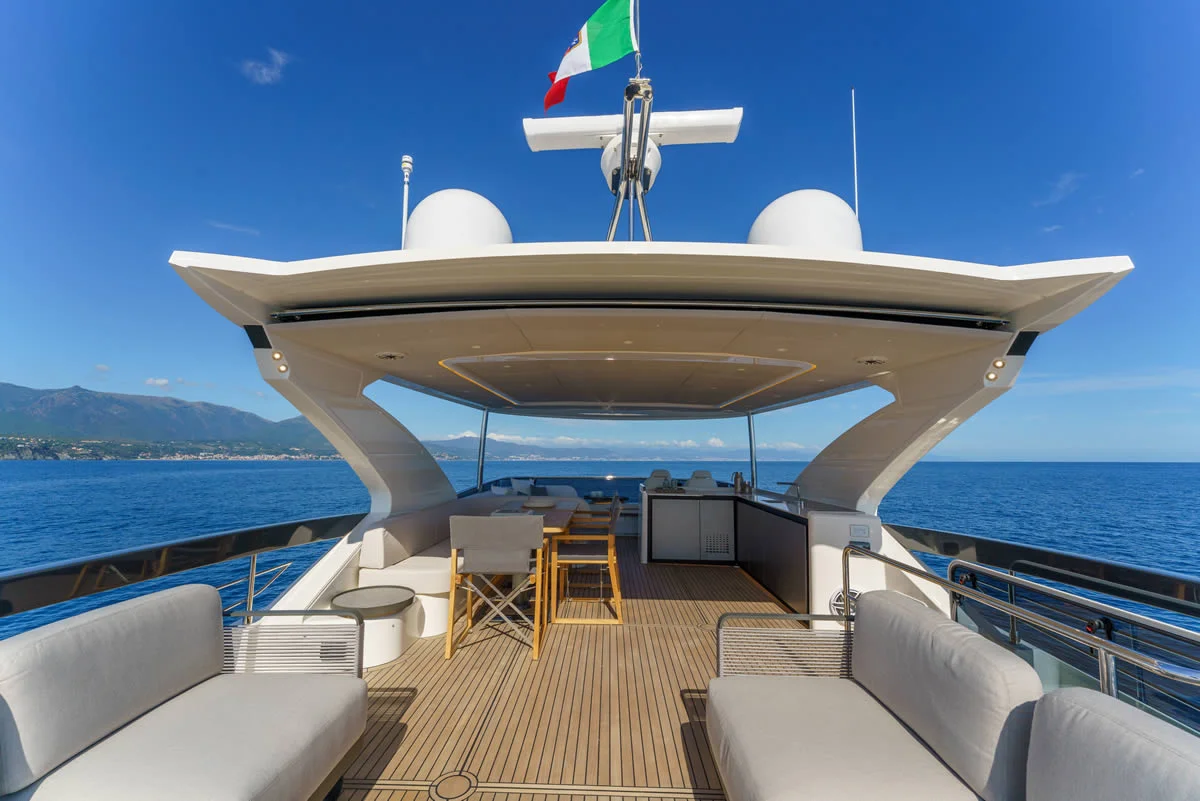 Absolute Yachts 70 FLY — photo 5