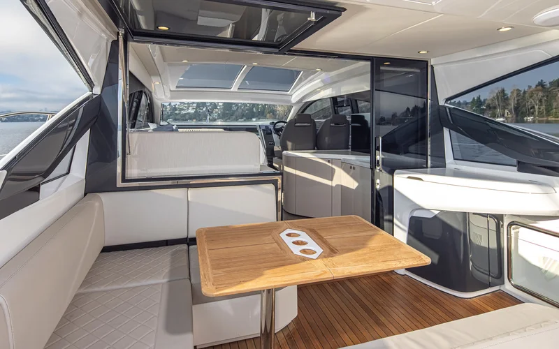 Fairline Targa 45 GT — photo 4