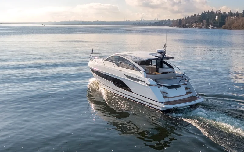 Fairline Targa 45 GT — photo 3