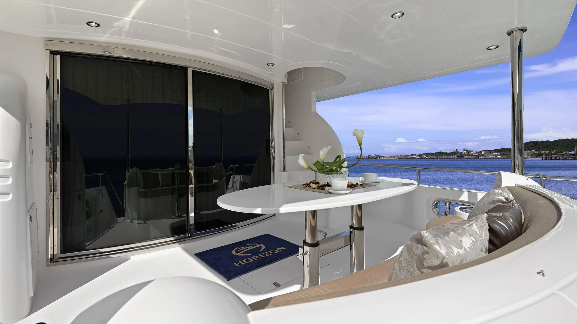 Horizon Yachts E62 — photo 3