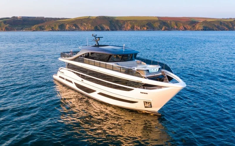 Princess Yachts X95 Vista — photo 2