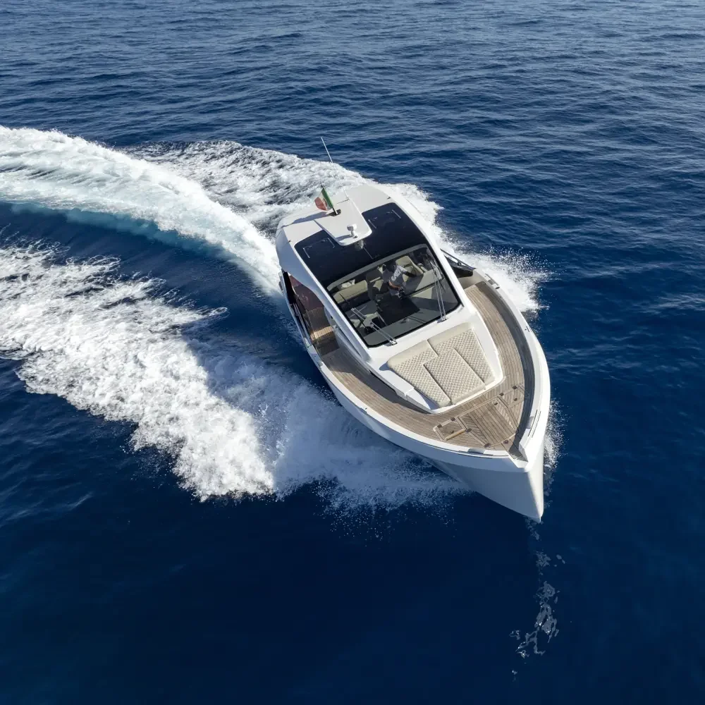 Italia Yachts IY 43 Veloce — photo 1