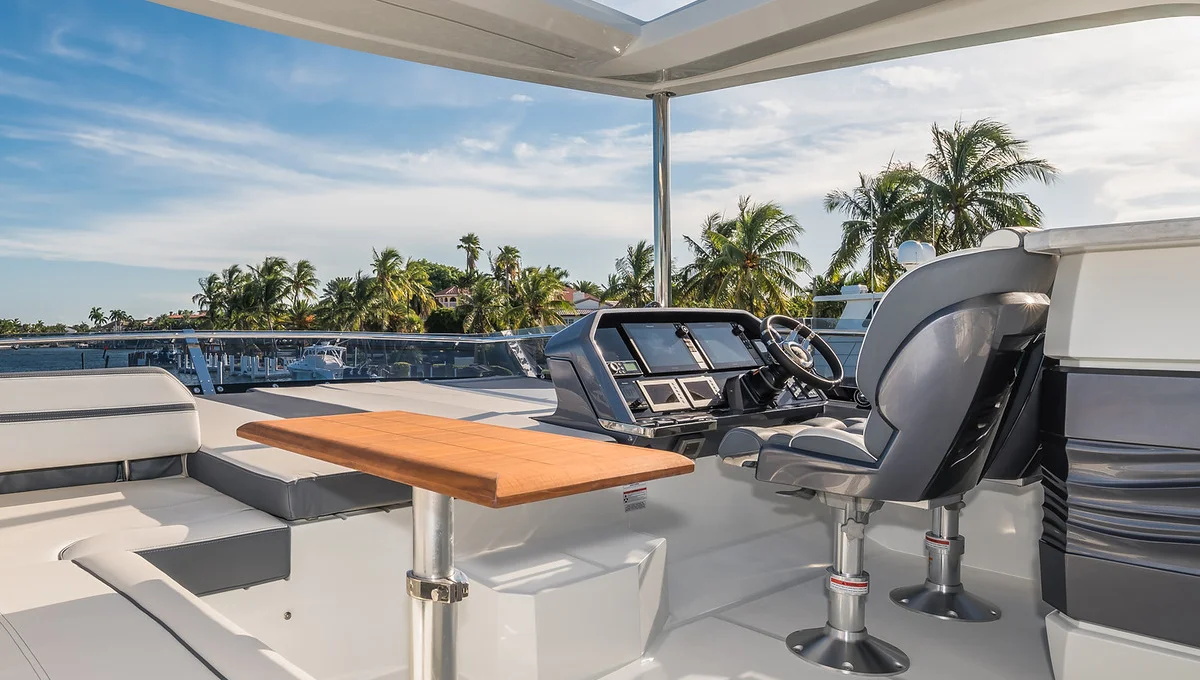 Galeon 680 fly — photo 9