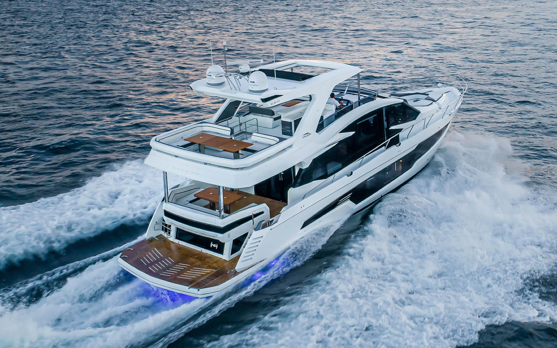 Galeon 680 fly — photo 1