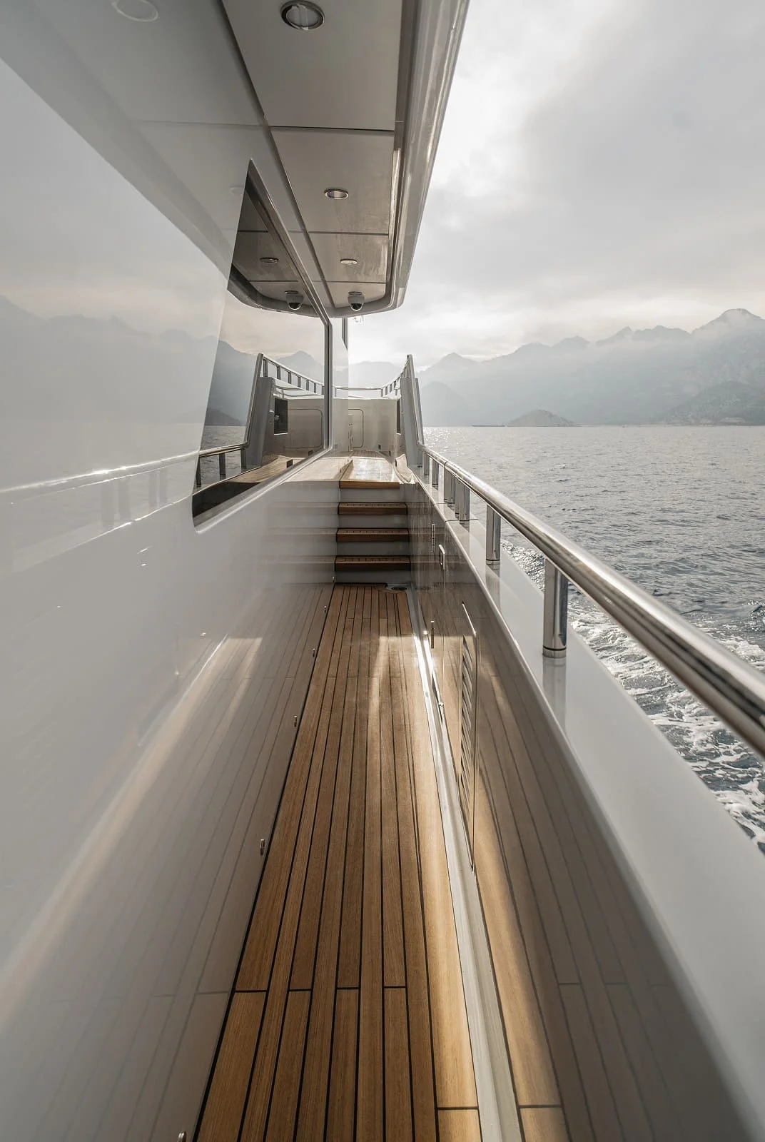 Bering Yachts B65 — photo 4