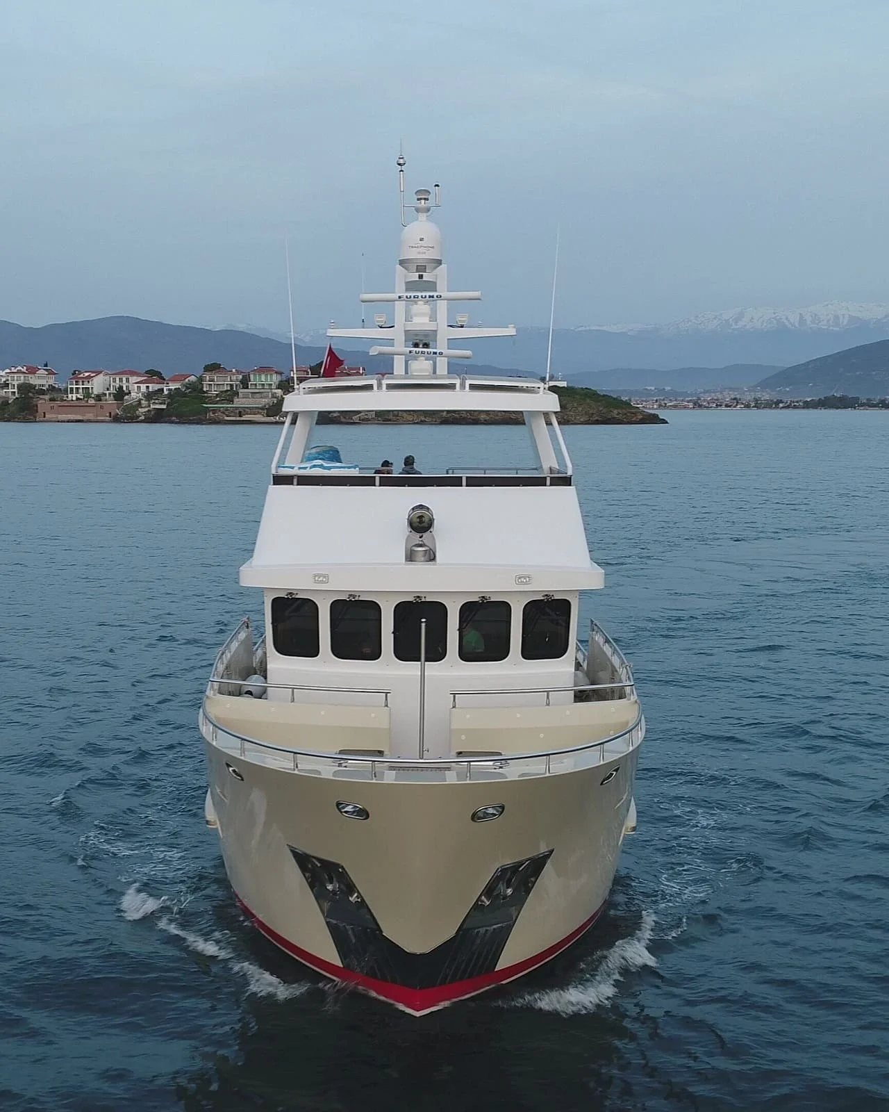 Bering Yachts B65 — photo 7