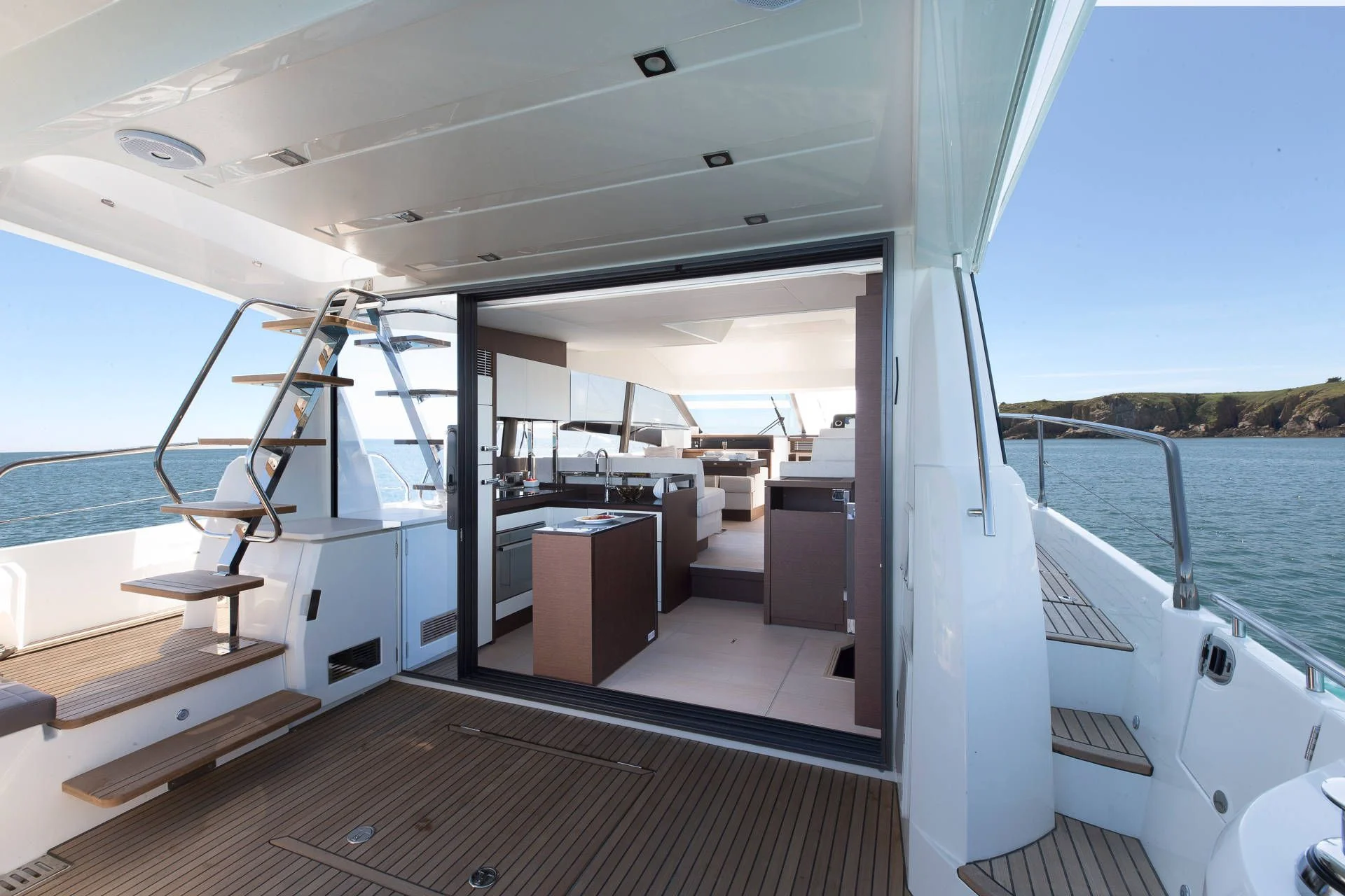 Prestige Yachts Prestige 520 — photo 8