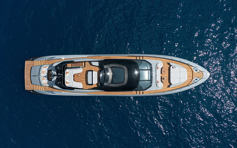 Mangusta Yachts Mangusta 104 REV — photo 3