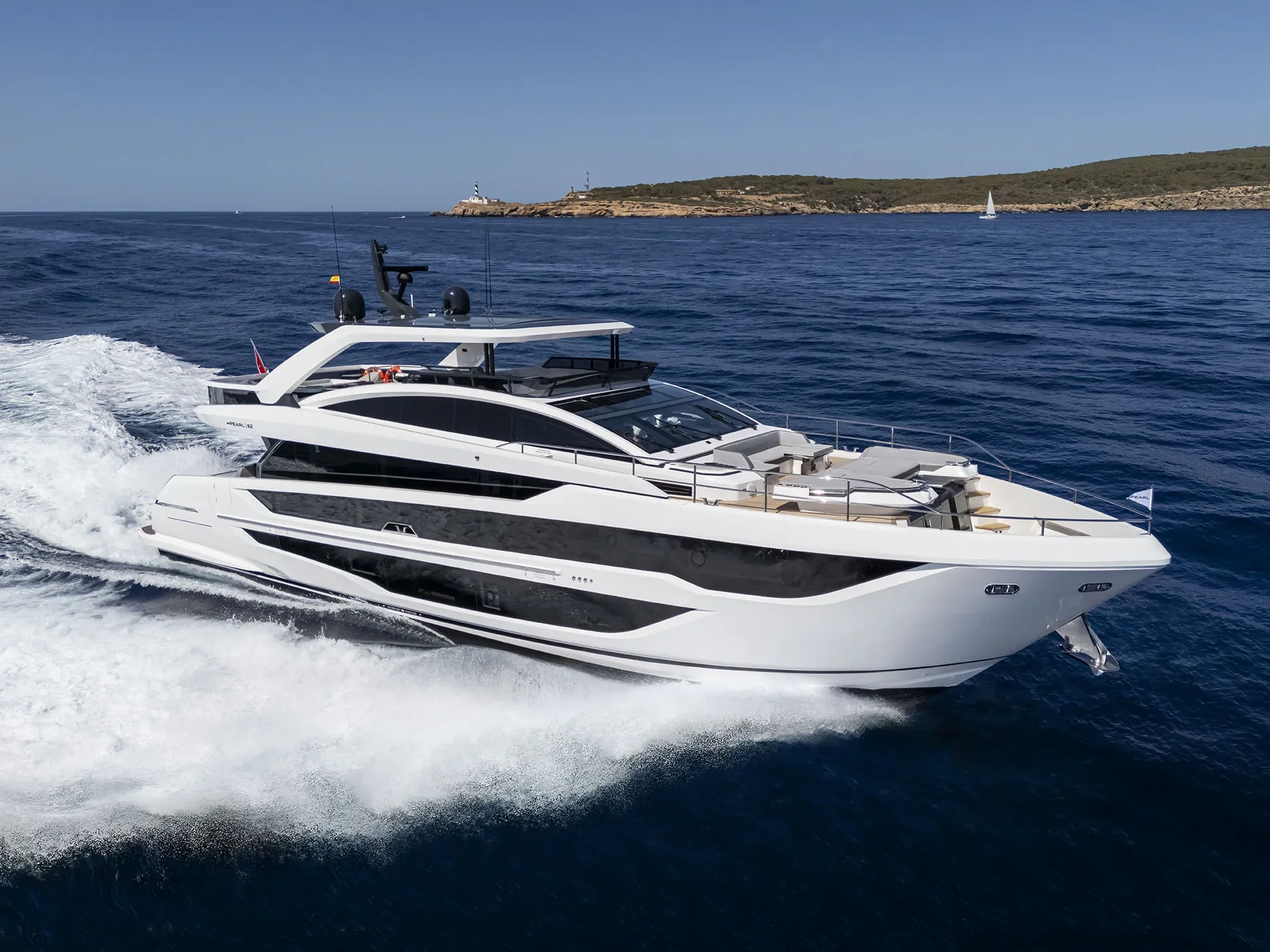 Pearl Motor Yachts Pearl 82 — photo 1
