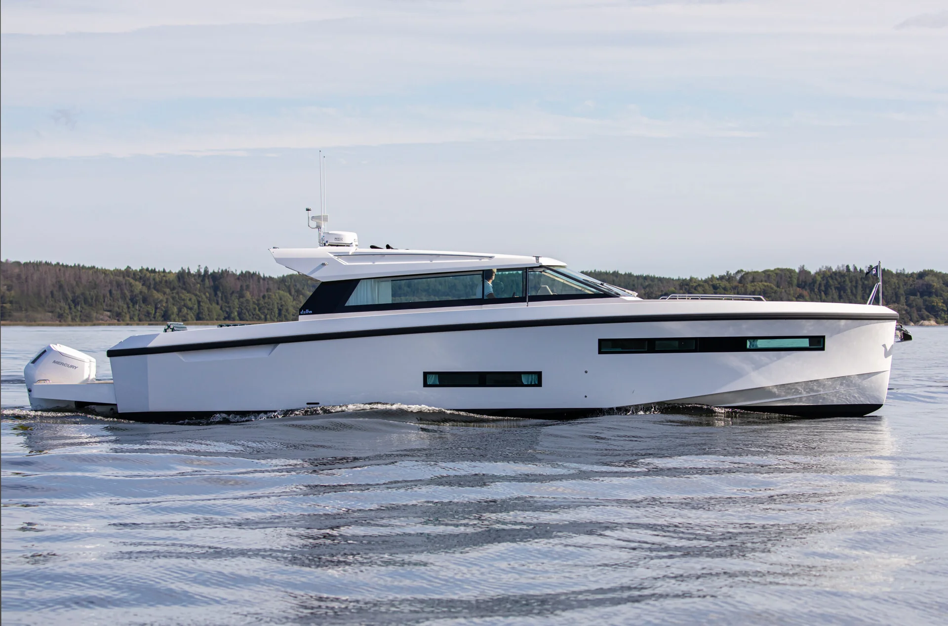 Delta Powerboats 48 coupé — photo 1