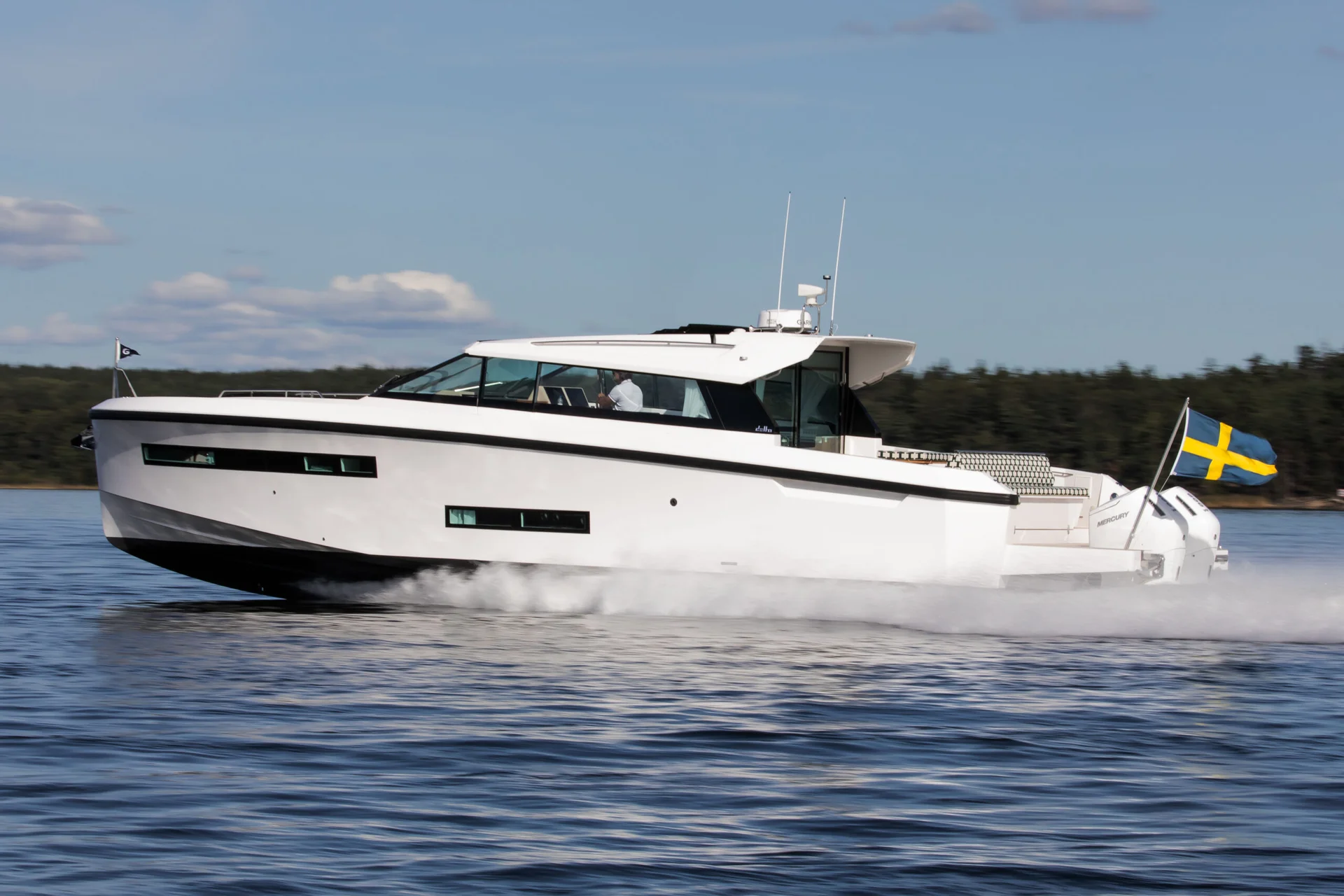 Delta Powerboats 48 coupé — photo 4