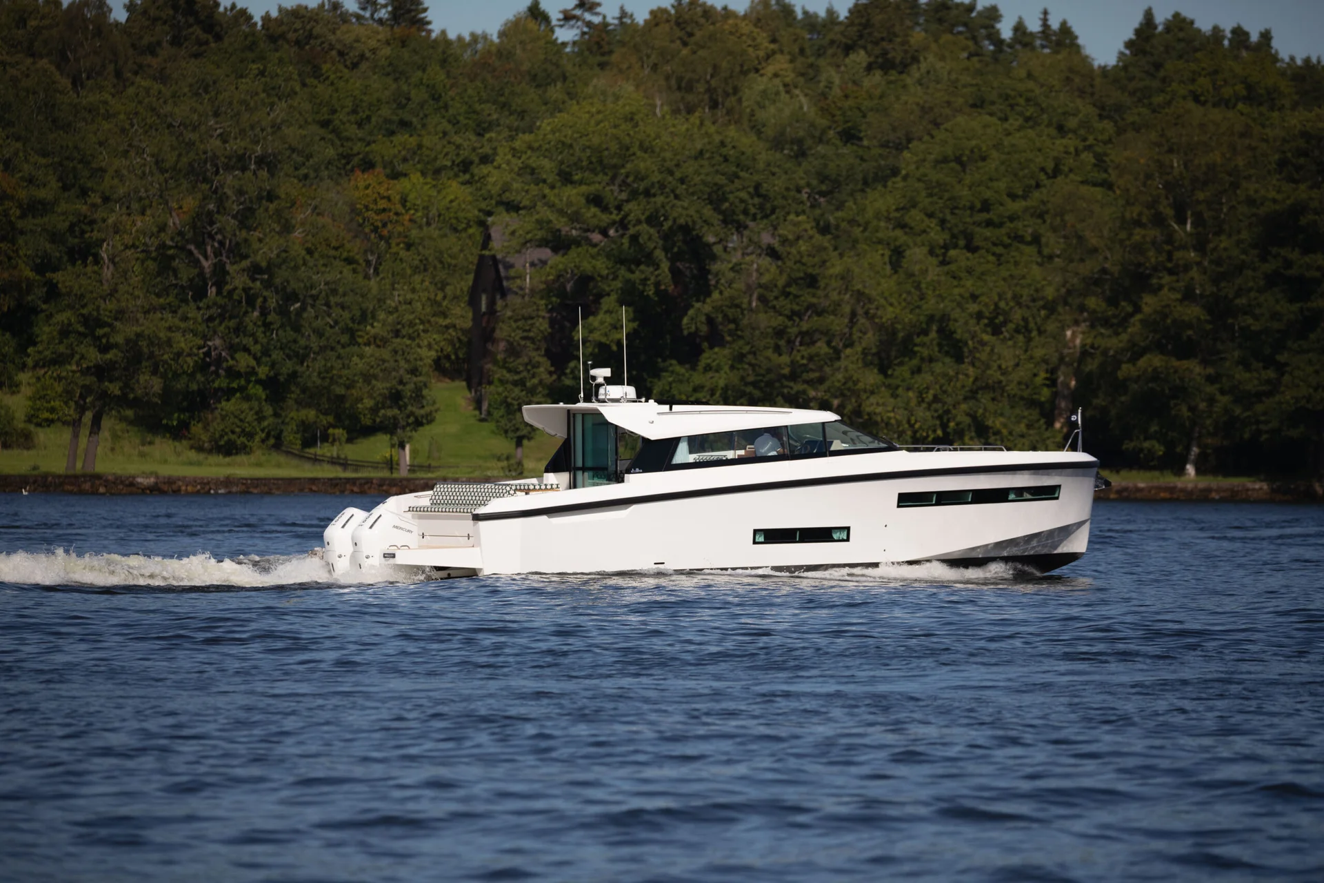 Delta Powerboats 48 coupé — photo 6