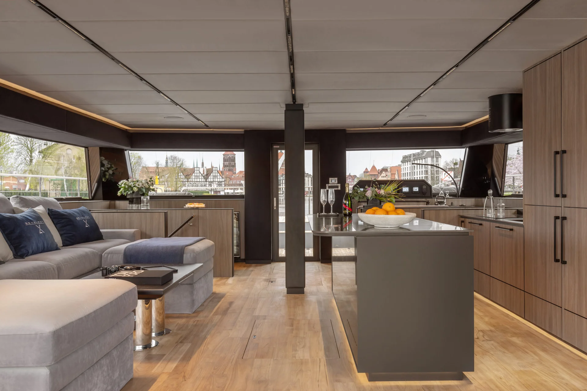 Moon Yacht MOON 60 — photo 10